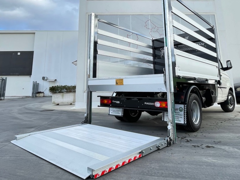 SCHEDA TECNICA piaggio porter cassone raccolta ingombranti sponde alluminio camion veicolo mezzo acquisto noleggio