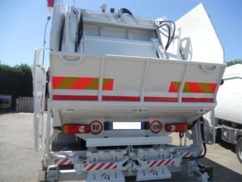 scheda tecnica mazzocchia raccolta rifiuti camion noleggio safetrucks iveco 120 compattatore monoscocca
