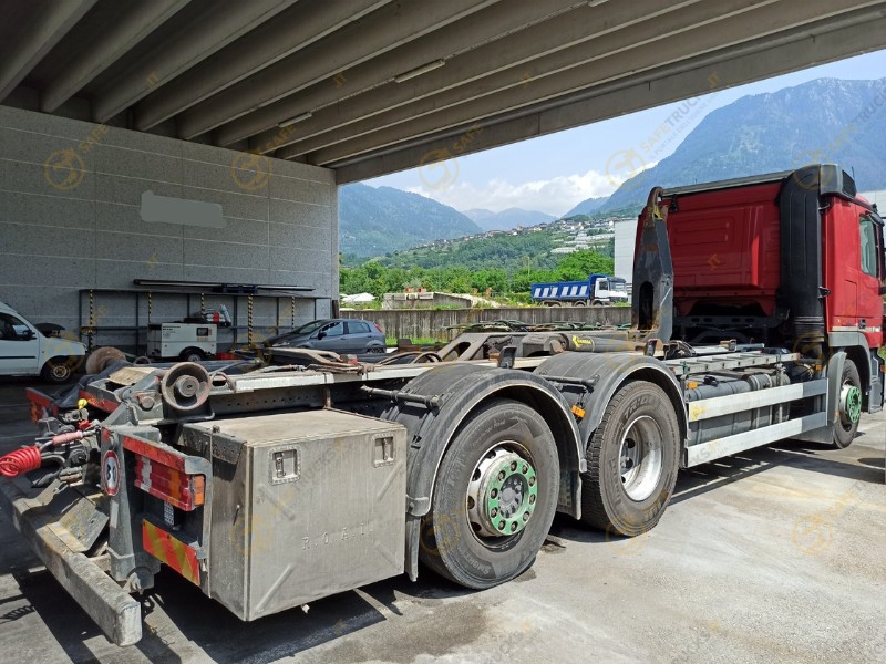 scheda tecnica autocarro scarrabile trasporto rifiuti gancio sfilo brandeggio adr usato mercedes