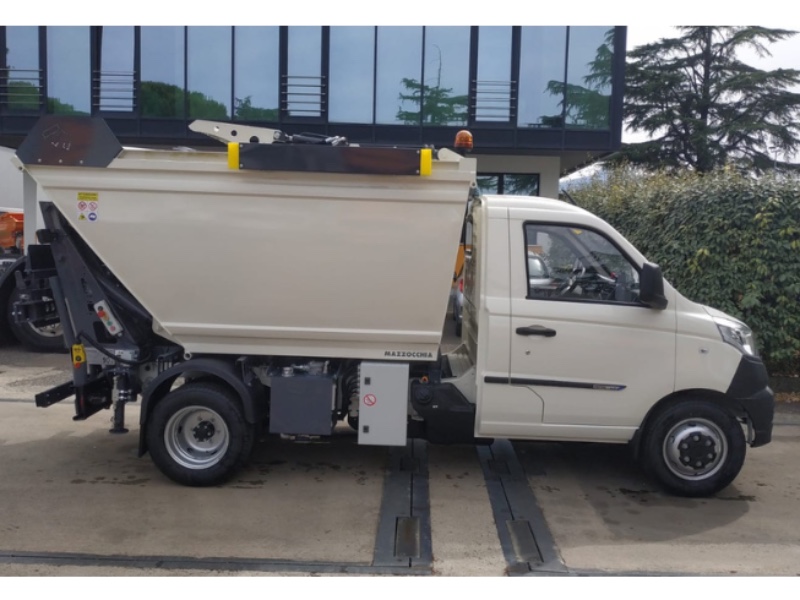 piaggio porter NP6 vasca spazzatura nettezza compattatore camion rifiuti acquisto noleggio gpl ibrido telaio safetrucks porta a porta euro