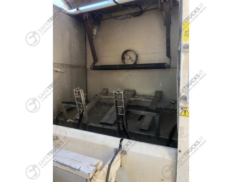LAVACASSONETTI CASSIANI lavacontenitori camion noleggio autocarro VENDITA