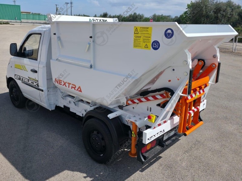 camion satellite con vasca raccolta rifiuti Piaggio Porter NPe passo 2650 SW noleggio vendita ecologia  nextra