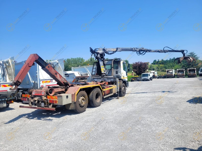 scarrabile tre assi gancio italev polipo iveco usato vendita acquisto prezzo retrocabina gru camion trasporto casse rifiuti