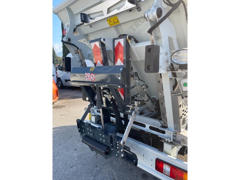 data sheet urbis tecno merlo rear loading tanks system lifting truck capacity tipping