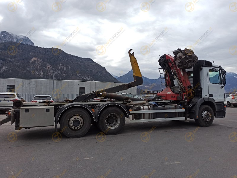 scarrabile impianto BTE con gru tre assi raccolta trasporto rifiuti camion casse metri safetrucks impianto ADR penz